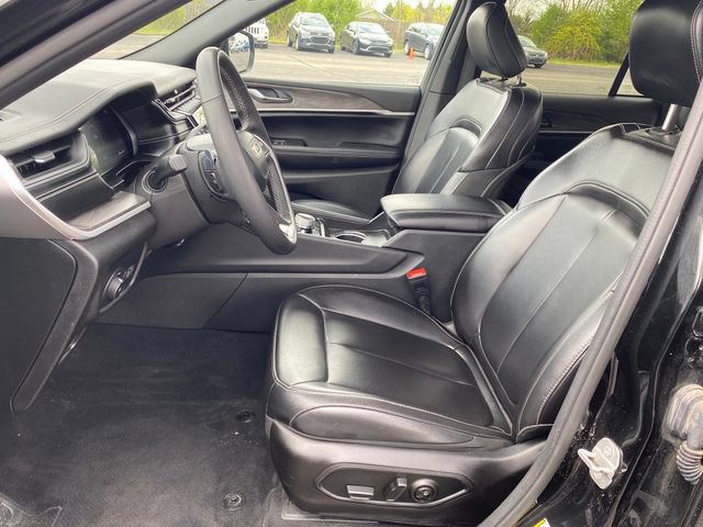 Used 2024 Jeep Grand Cherokee Limited AWD/4WD image 16