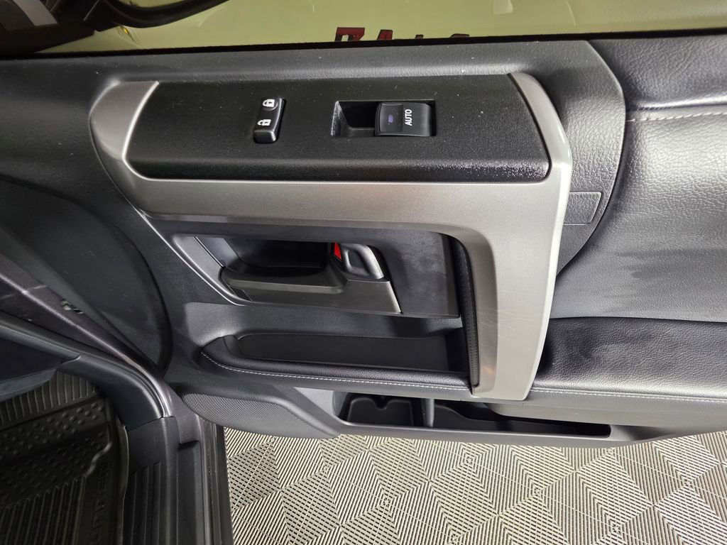 Used 2023 Toyota 4Runner SR5 Premium w/ Moonroof Package RWD image 39