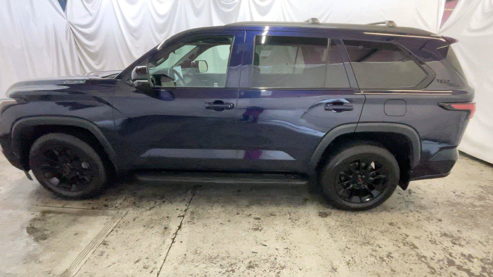 Used 2025 Toyota Sequoia Limited w/ TRD Off-Road Package AWD/4WD image 12
