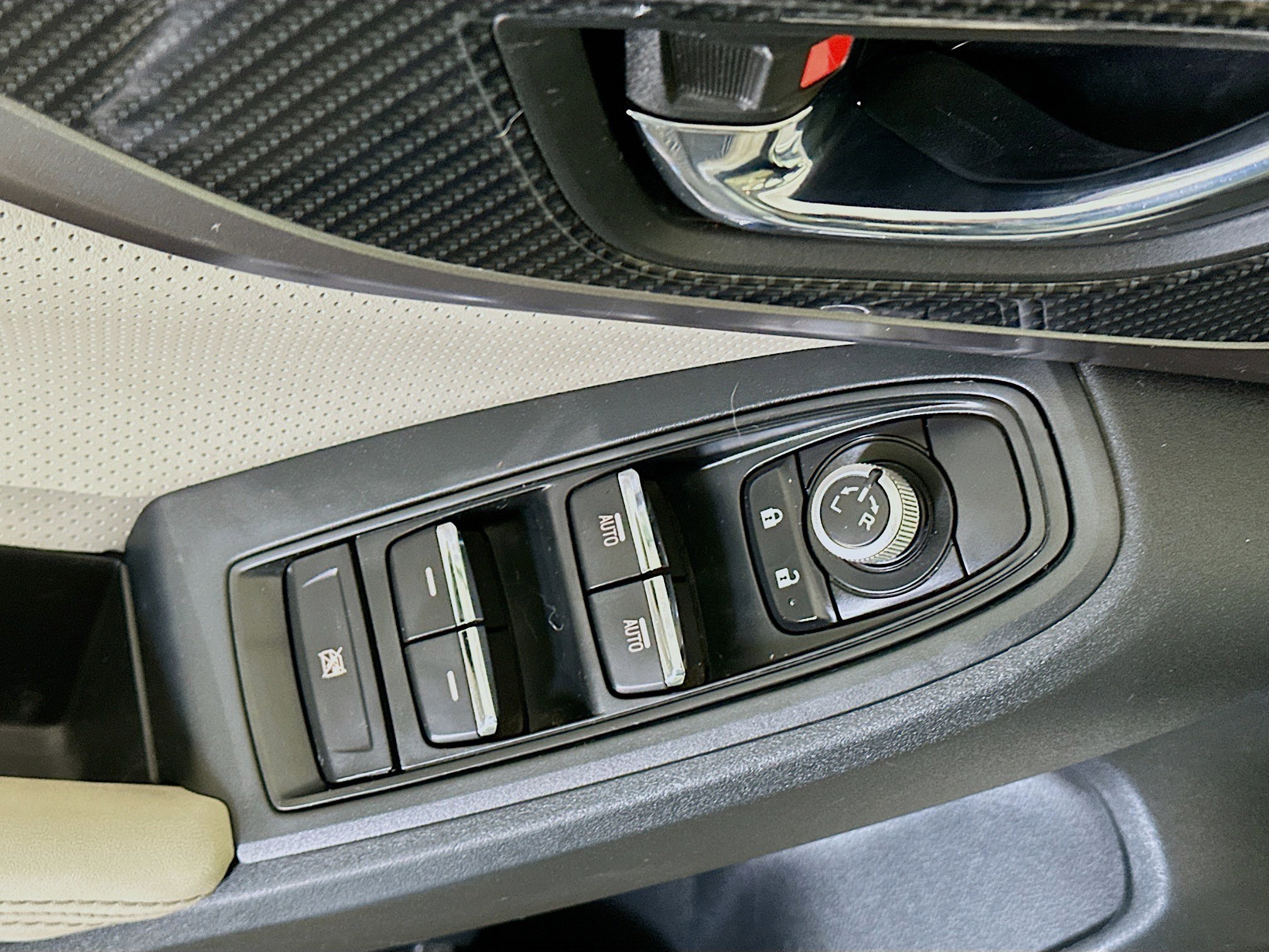 Used 2017 Subaru Impreza 2.0i Limited image 15