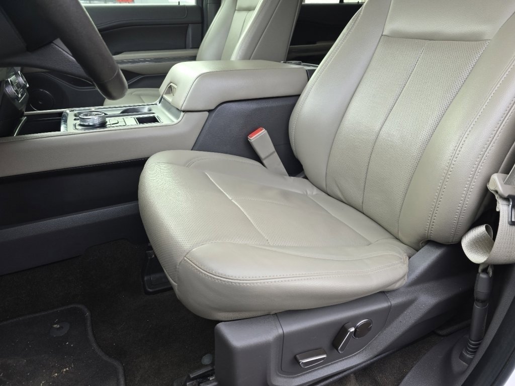 Used 2019 Ford Expedition XLT w/ Equipment Group 202A image 24