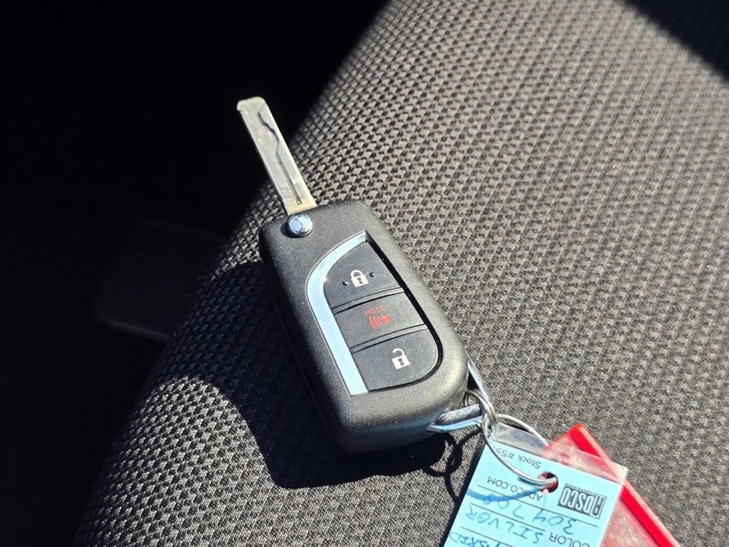 Certified 2025 Toyota RAV4 LE AWD/4WD image 33