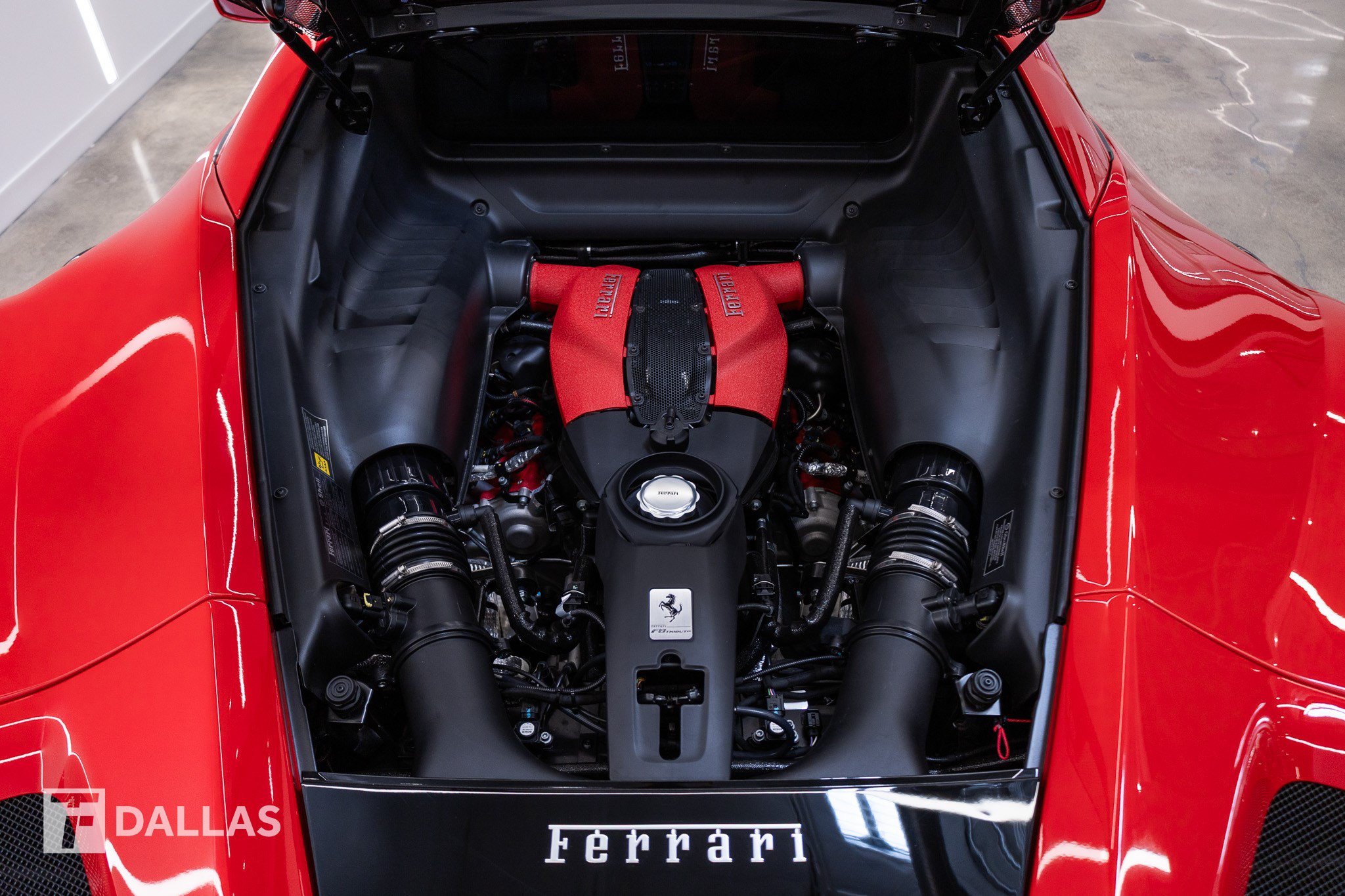 Used 2022 Ferrari F8 Tributo RWD image 17