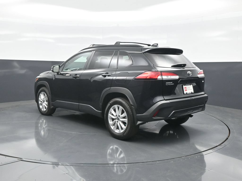 Used 2025 Toyota Corolla Cross LE FWD image 5