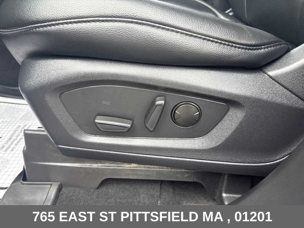 Used 2021 Ford Explorer XLT w/ Equipment Group 202A AWD/4WD image 13
