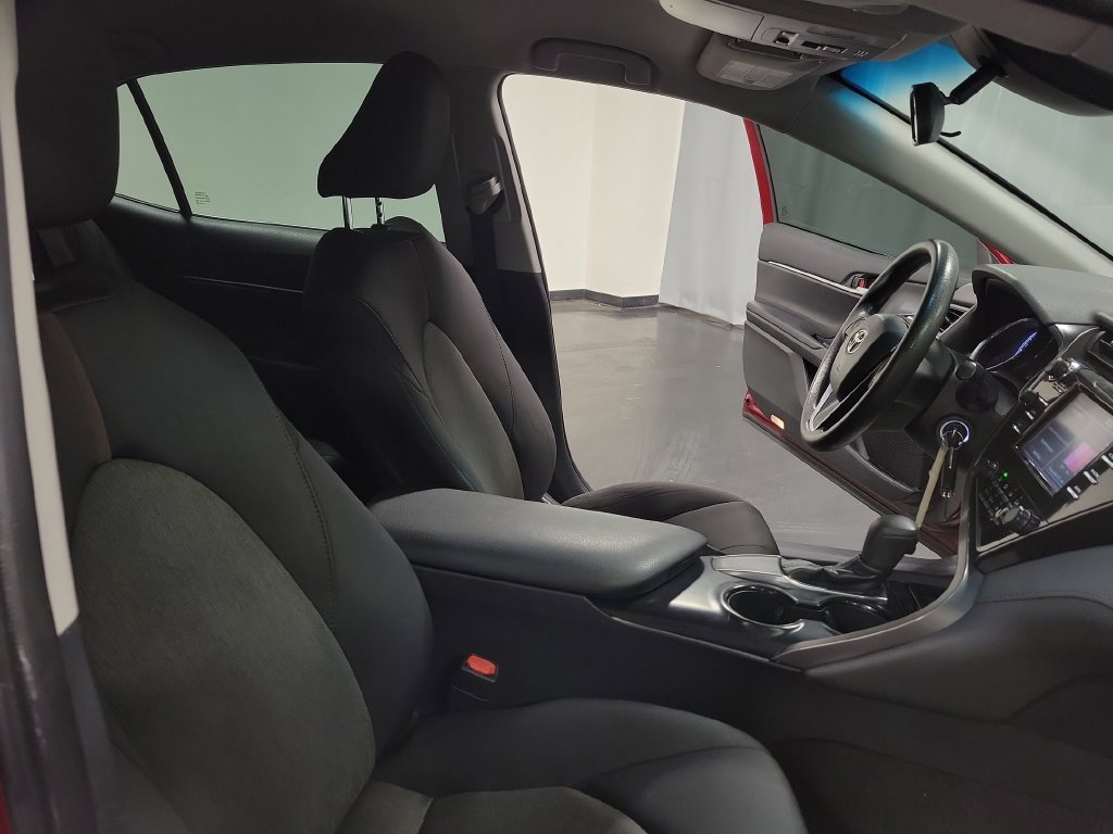 Used 2019 Toyota Camry LE FWD image 30