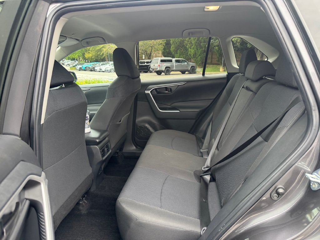 Used 2024 Toyota RAV4 LE AWD/4WD image 19