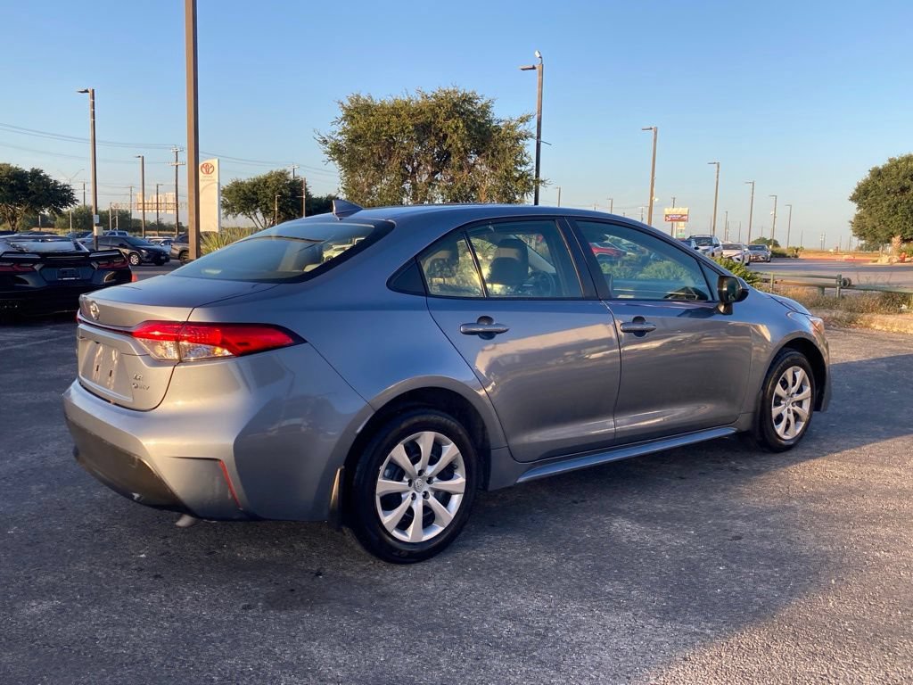 Certified 2026 Toyota Corolla LE FWD image 4