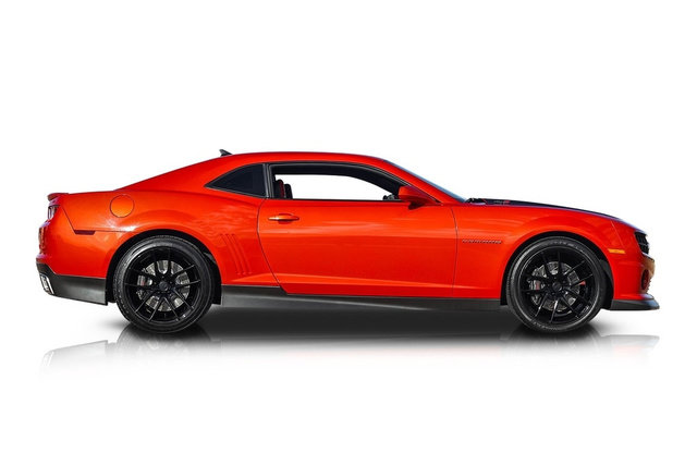 Used 2010 Chevrolet Camaro SS RWD image 2