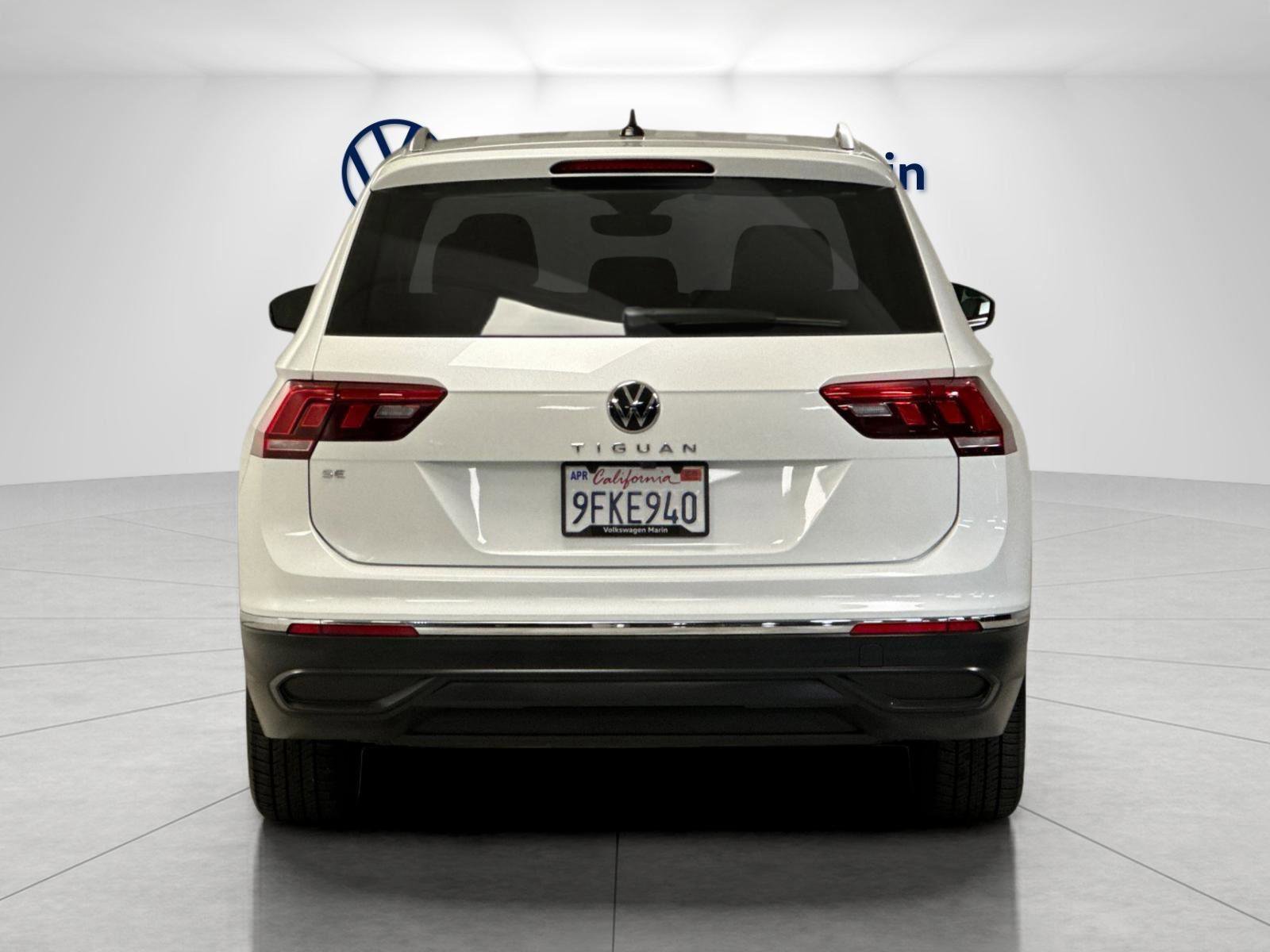 Used 2023 Volkswagen Tiguan SE w/ Panoramic Sunroof Package FWD image 4