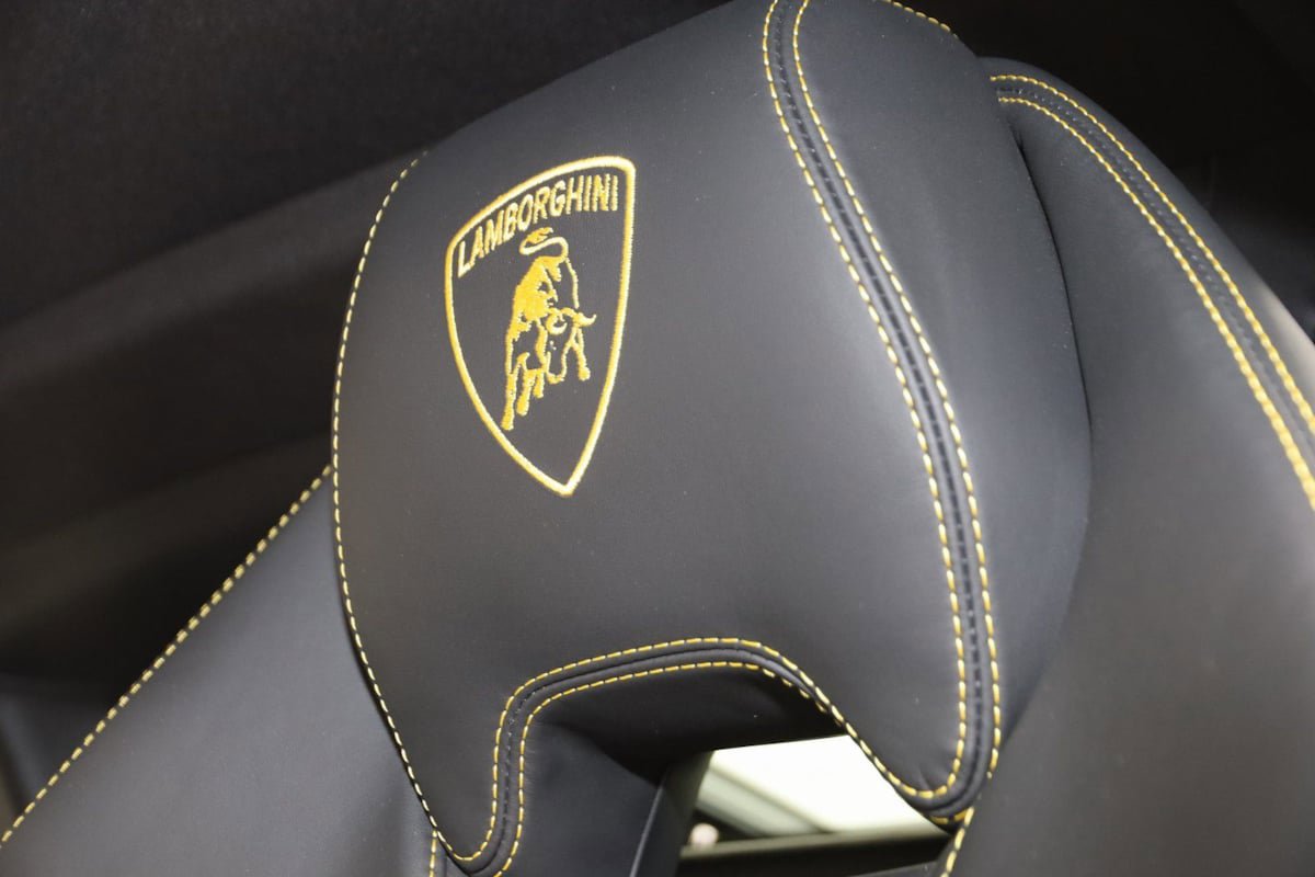 Used 2022 Lamborghini Huracan EVO image 37