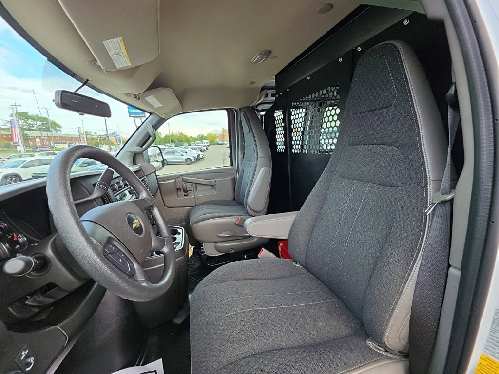 Certified 2025 Chevrolet Express 2500 w/ Driver Convenience Package RWD image 22