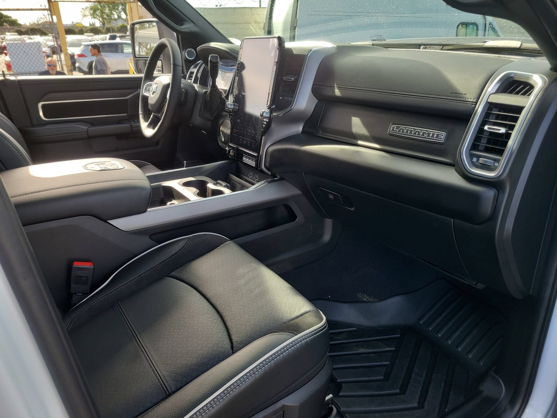 Used 2025 RAM 2500 Laramie AWD/4WD image 25