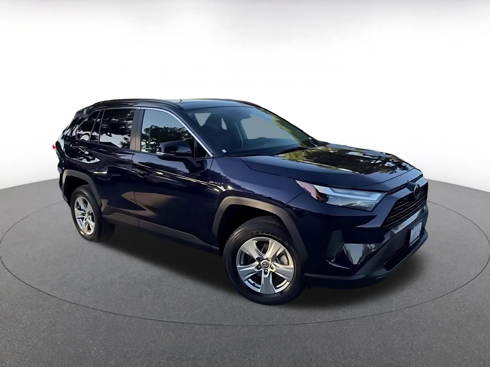 Used 2025 Toyota RAV4 XLE image 2