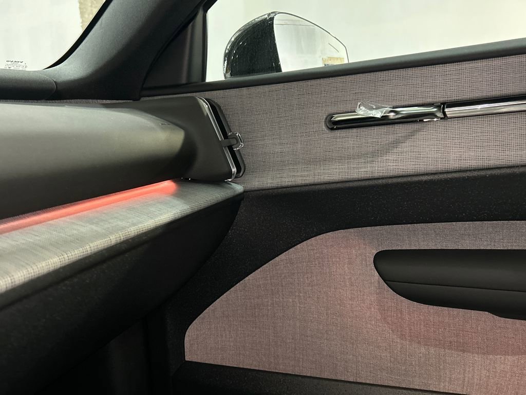 New 2026 Volvo EX30 Ultra w/ Climate Package image 18