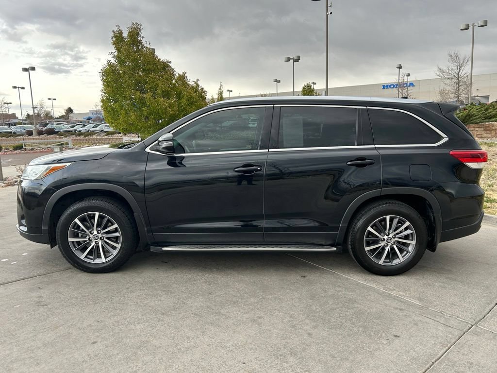 Used 2019 Toyota Highlander XLE FWD image 5