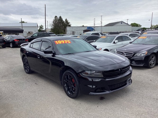 Used 2016 Dodge Charger SE w/ Popular Equipment Group image 2