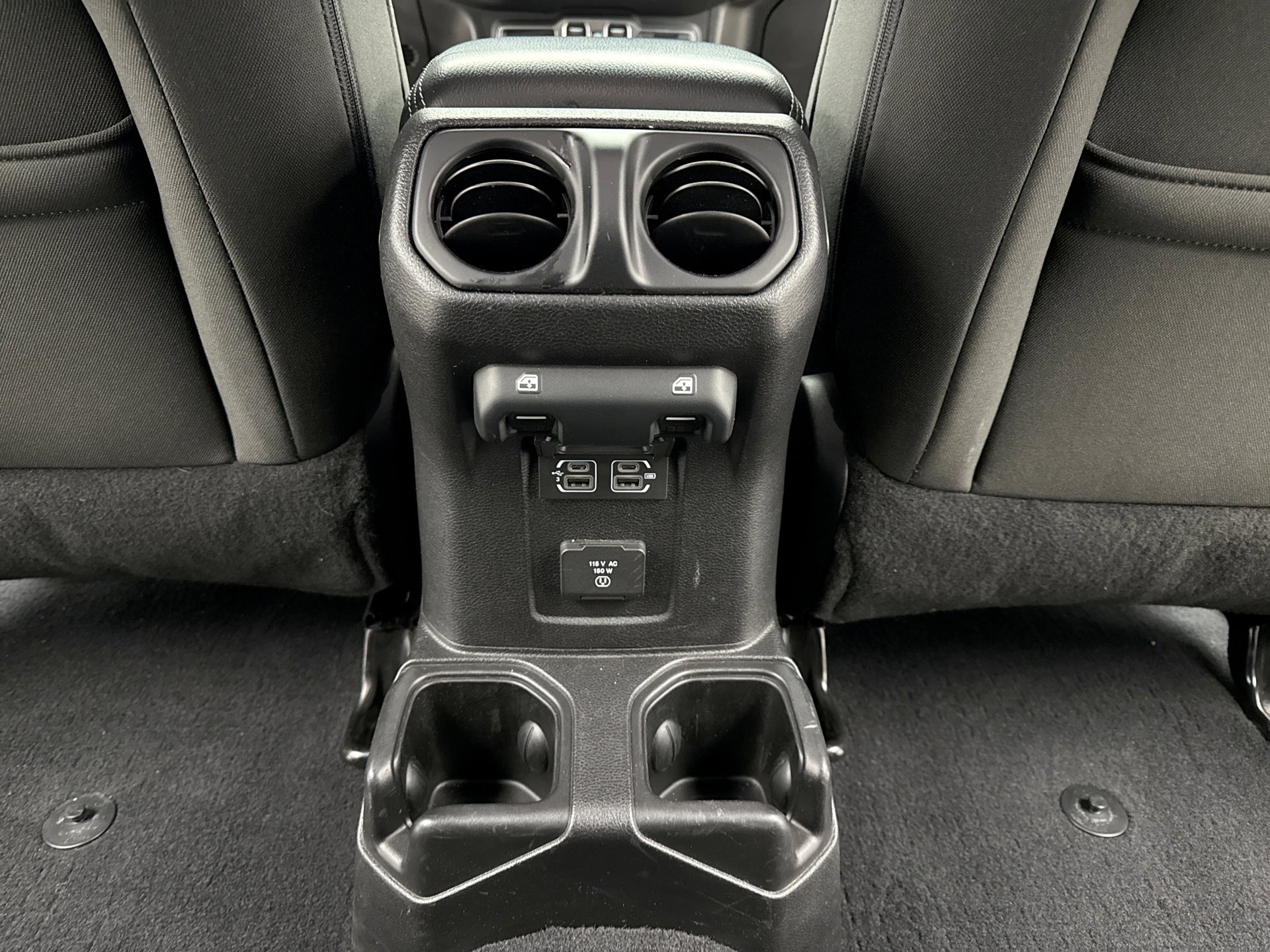 Used 2018 Jeep Wrangler Unlimited Sahara image 20