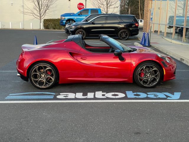 Used 2020 Alfa Romeo 4C Spider image 25