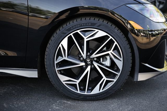 Used 2024 Hyundai Ioniq 6 SEL AWD/4WD image 5