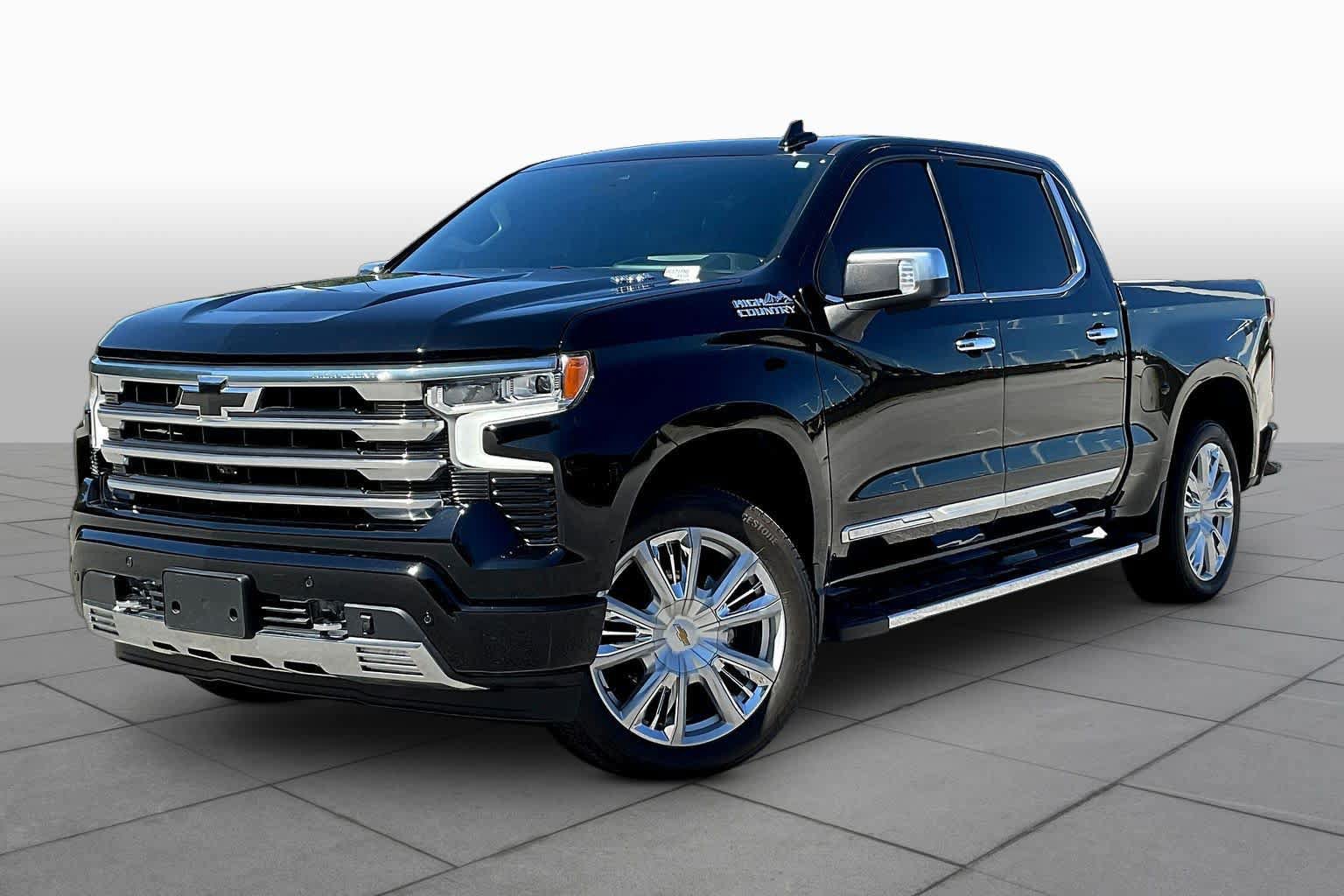 Used 2023 Chevrolet Silverado 1500 High Country w/ High Country Premium Package AWD/4WD image 2