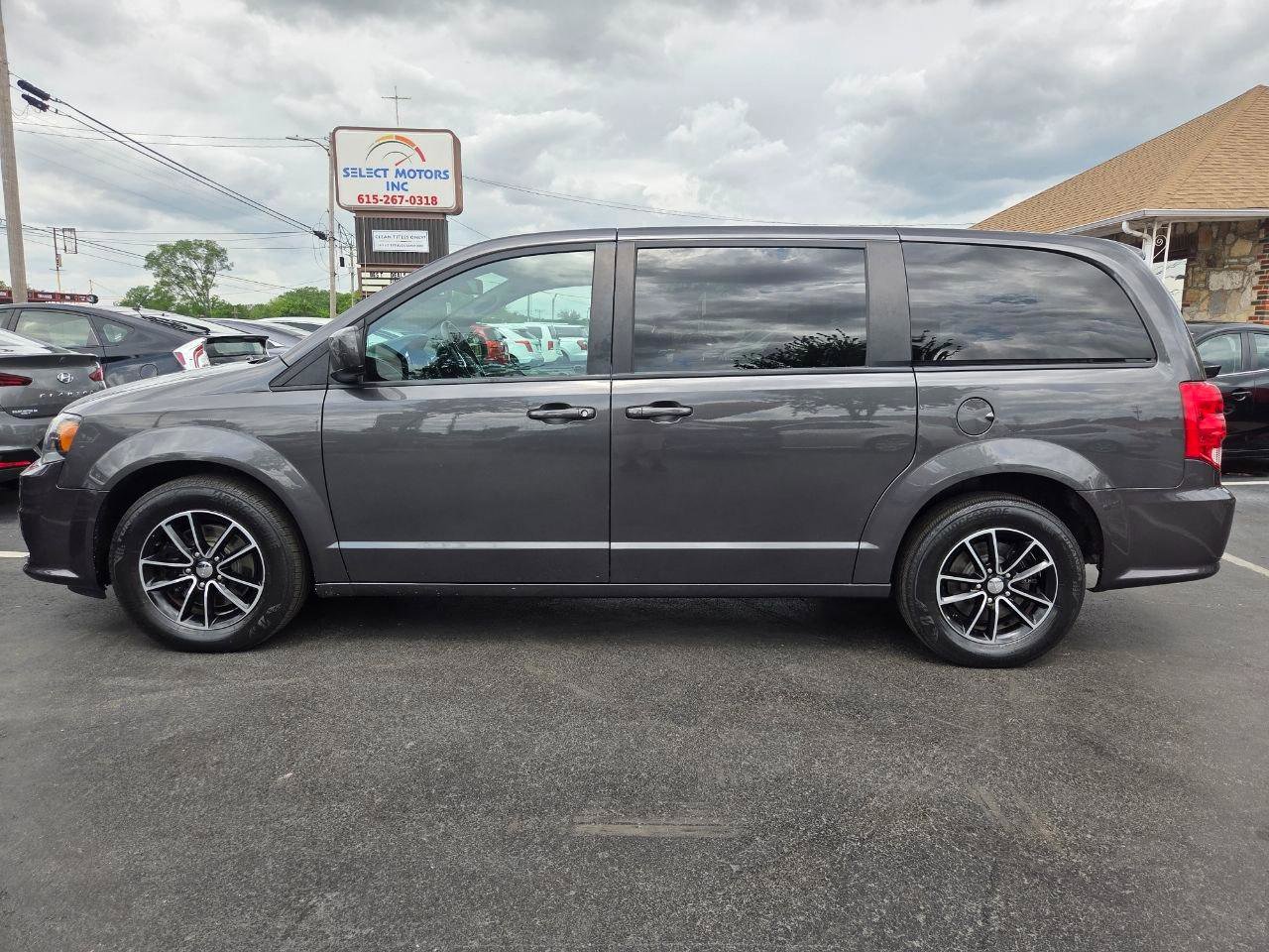 Used 2019 Dodge Grand Caravan GT image 3