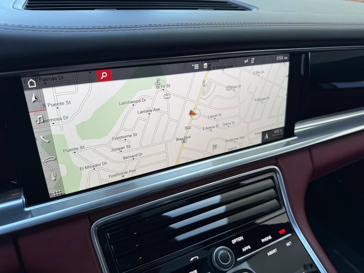 Used 2018 Porsche Panamera image 26