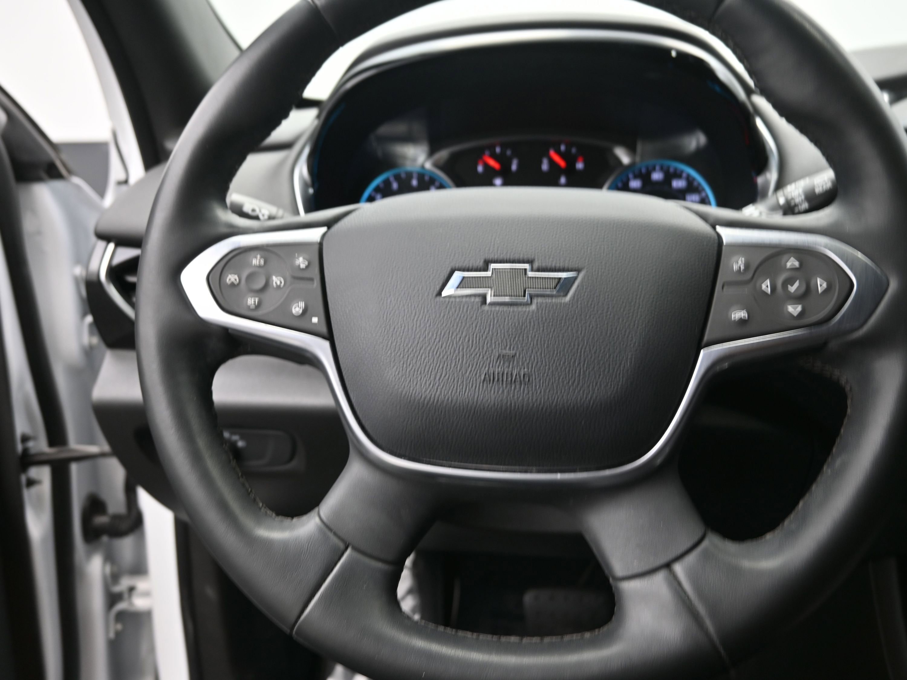 Used 2023 Chevrolet Traverse RS image 22