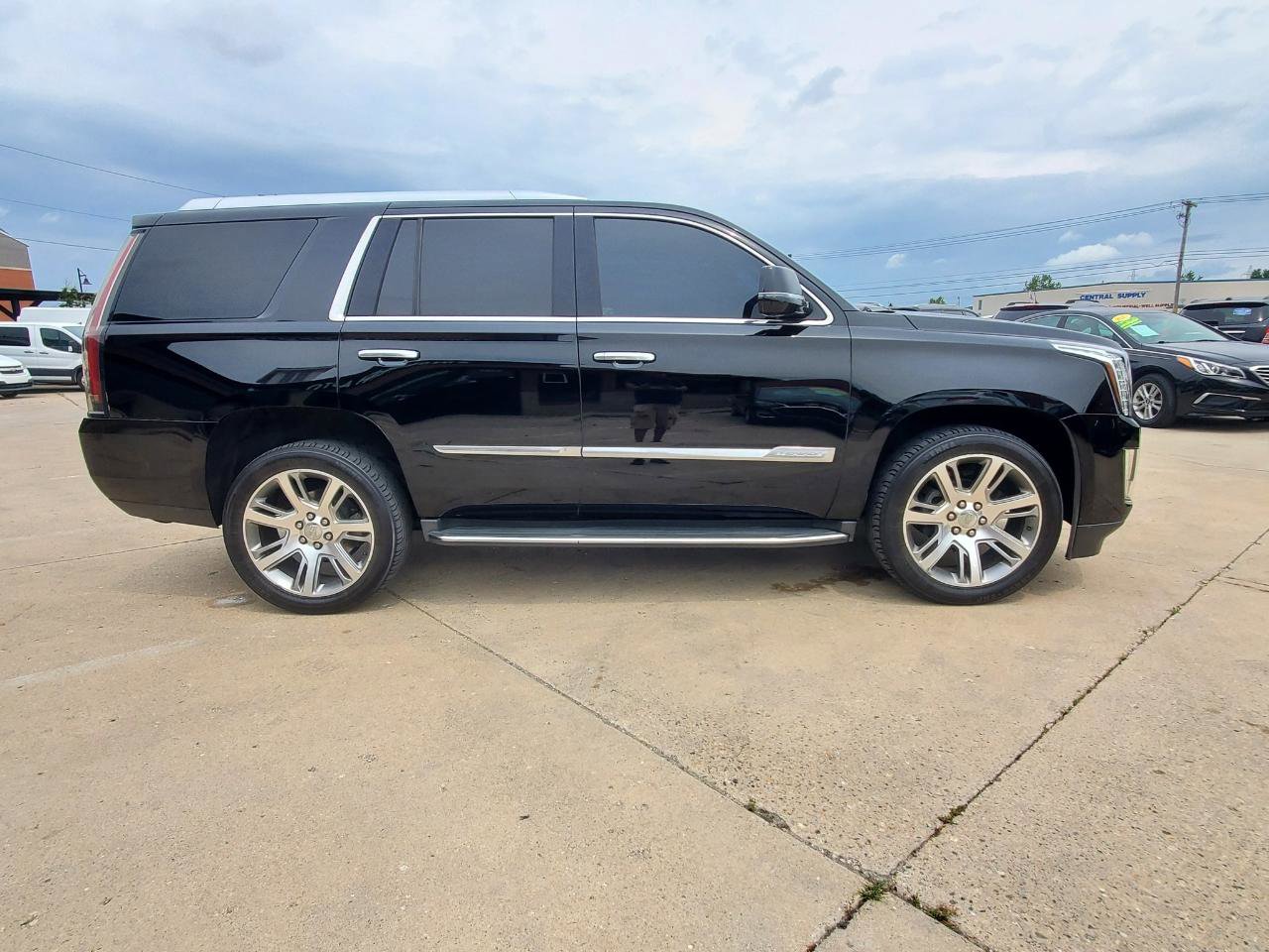 Used 2016 Cadillac Escalade Luxury AWD/4WD image 5