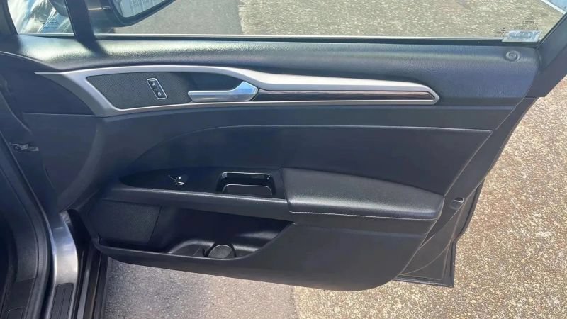 Used 2016 Ford Fusion Energi SE FWD image 6