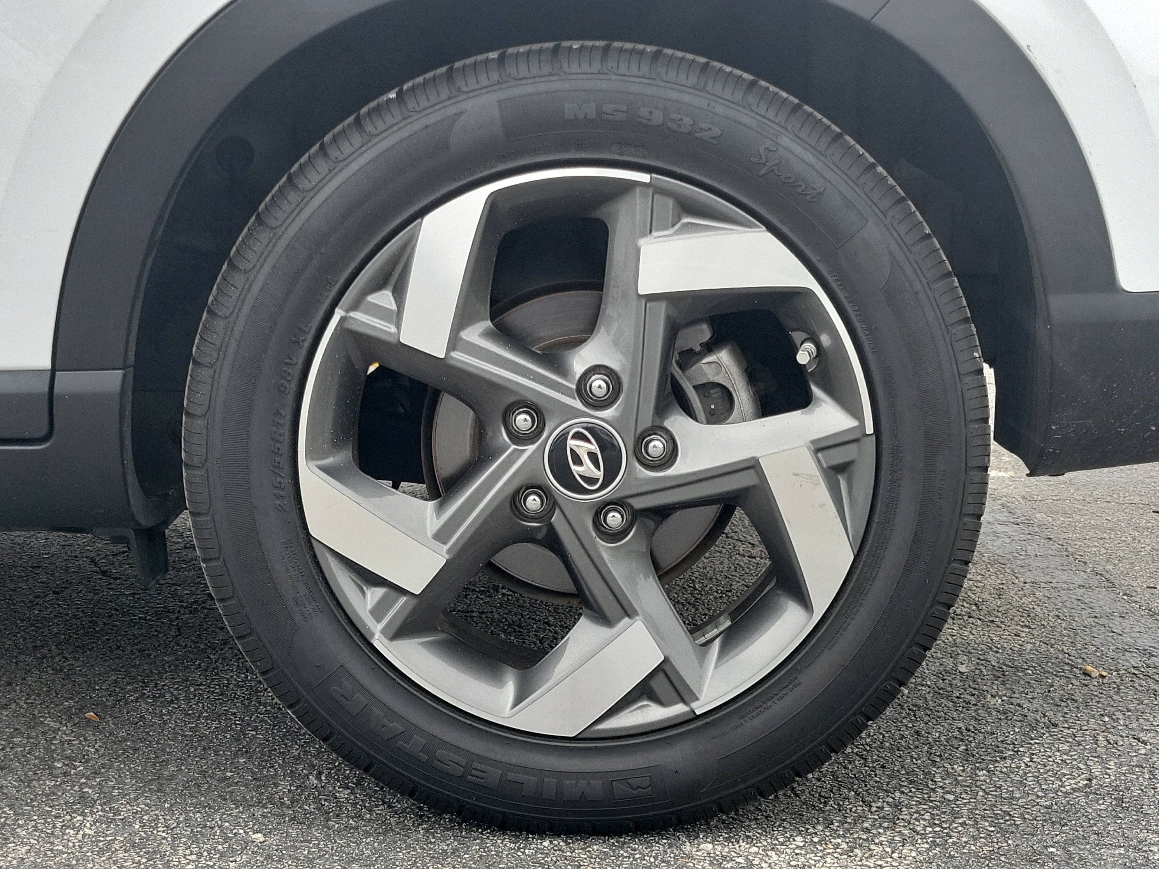 Used 2021 Hyundai Venue SEL FWD image 9