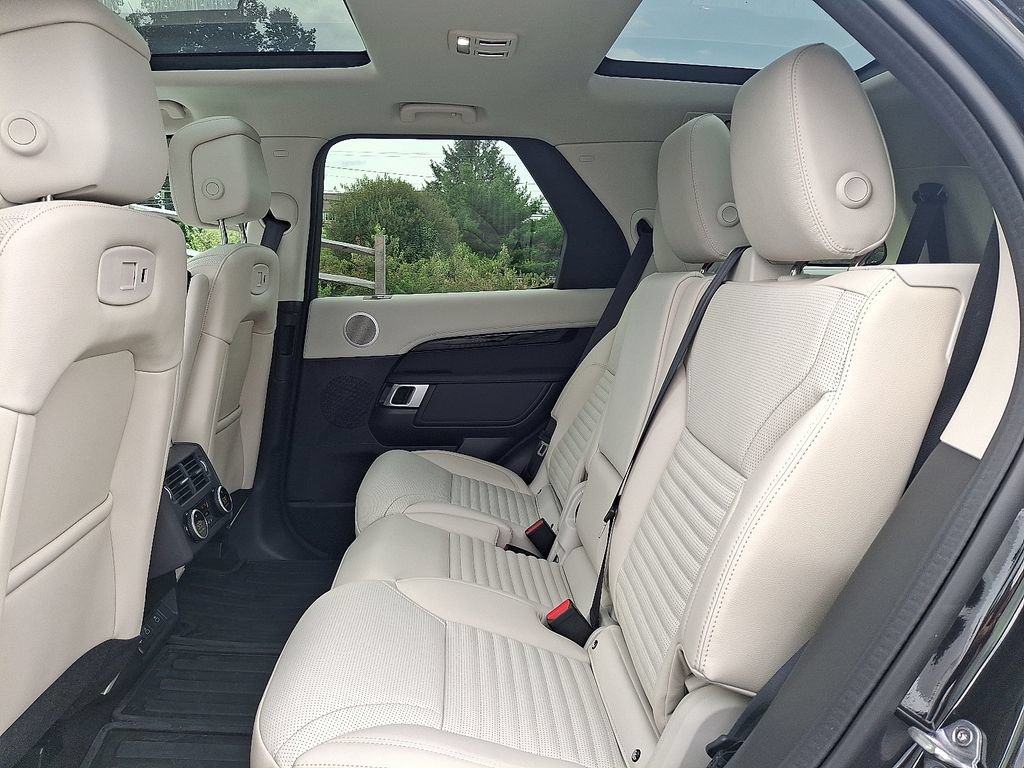 Used 2026 Land Rover Discovery S AWD/4WD image 10