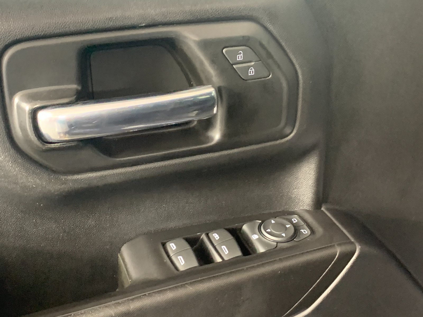 Used 2022 Chevrolet Silverado 1500 Custom w/ LPO, Dark Essentials Package RWD image 14
