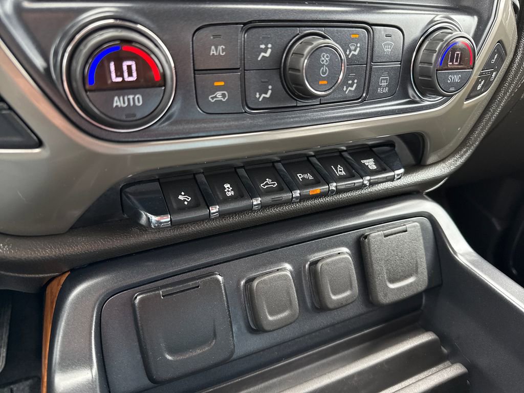 Used 2019 Chevrolet Silverado 2500 High Country w/ Duramax Plus Package image 36