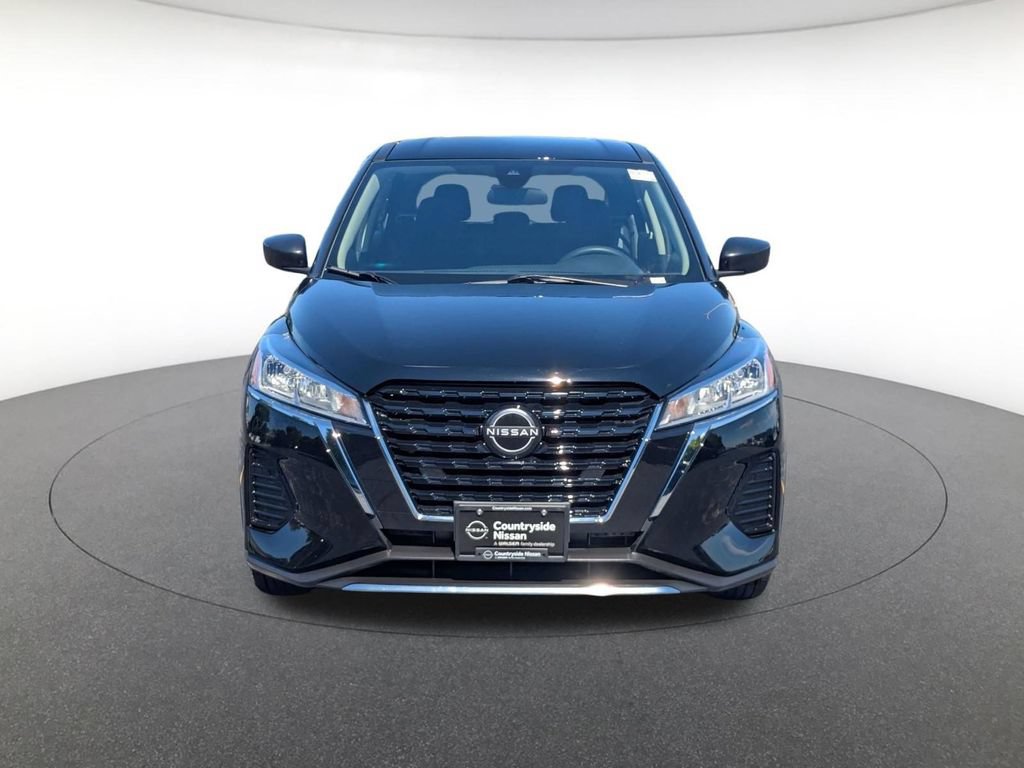 Used 2025 Nissan Kicks Play S FWD image 2