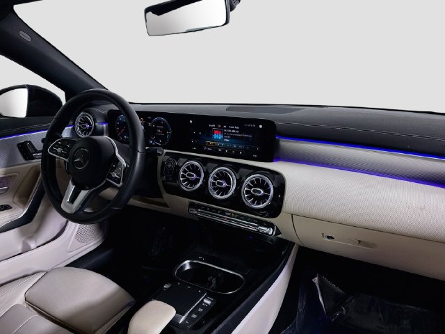 Used 2021 Mercedes-Benz CLA 250 image 29