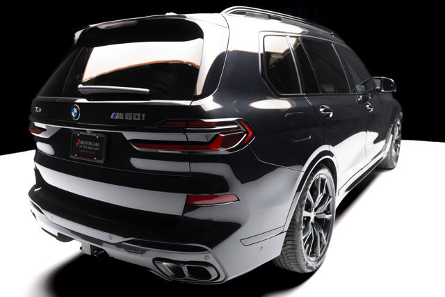 Used 2024 BMW X7 M60i w/ Executive Package image 4