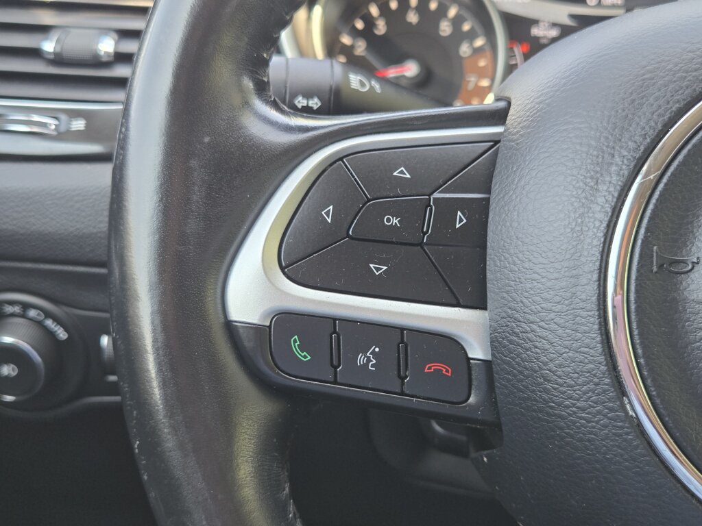 Used 2019 Jeep Compass Altitude AWD/4WD image 18
