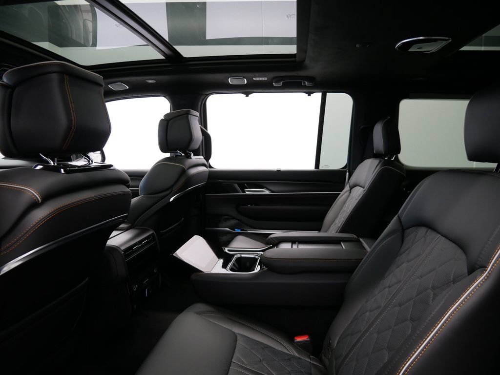 New 2026 Jeep Grand Wagoneer L Summit AWD/4WD image 13