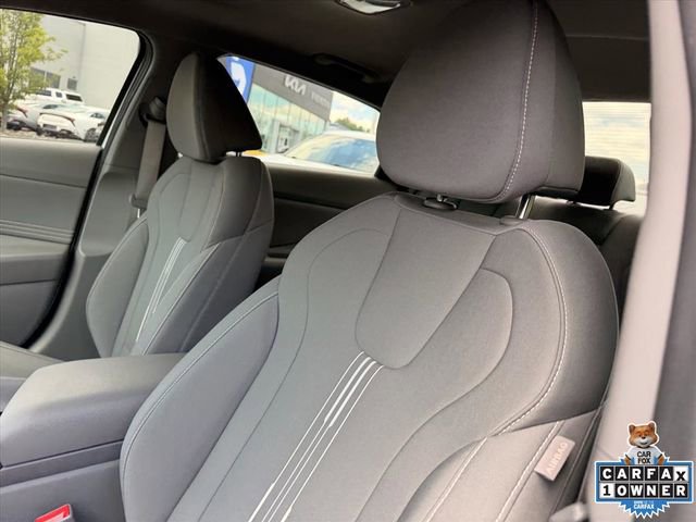 Used 2024 Hyundai Elantra SEL w/ Convenience Package FWD image 9