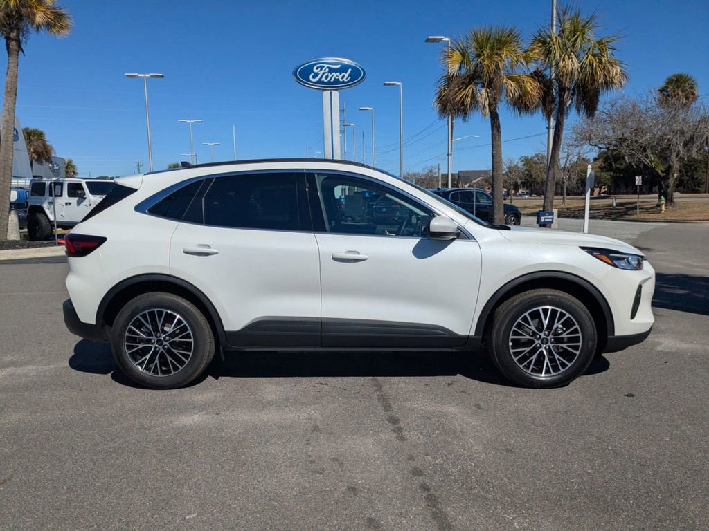 New 2026 Ford Escape SE video 3