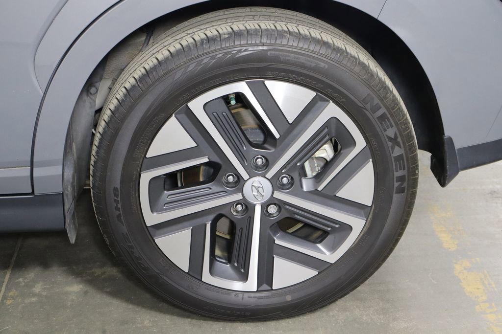 Used 2023 Hyundai Kona SE image 40