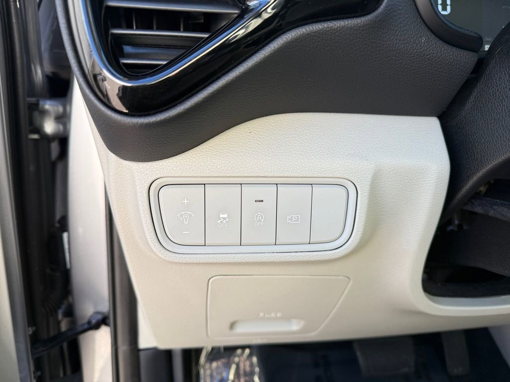 Used 2025 Kia Soul EX image 19