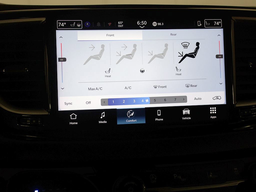 Used 2025 Chrysler Pacifica Select image 55