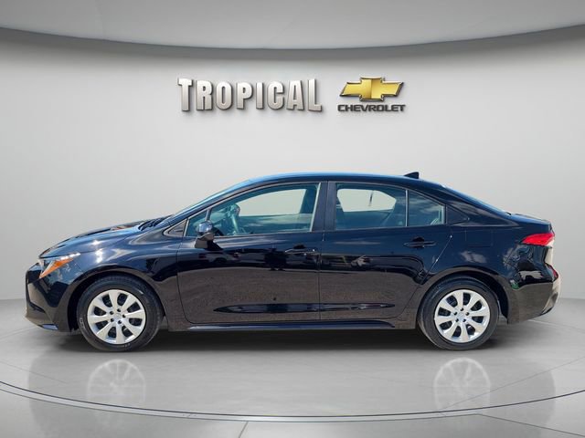 Used 2024 Toyota Corolla LE image 2