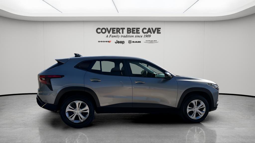 Used 2024 Chevrolet Trax LS w/ Driver Confidence Package image 10