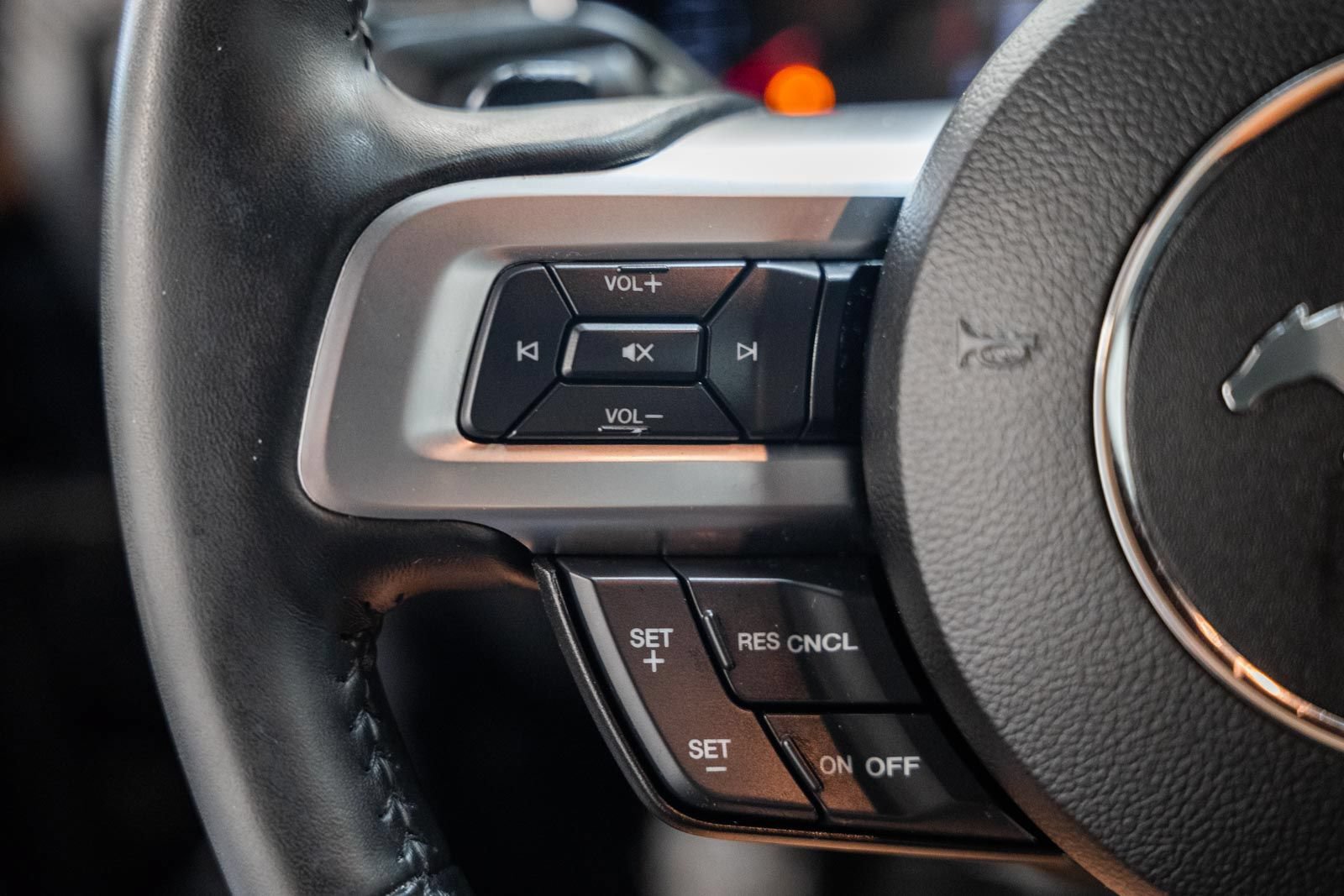 Used 2018 Ford Mustang Coupe RWD image 21