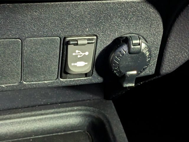 Used 2018 Toyota RAV4 XLE FWD image 23