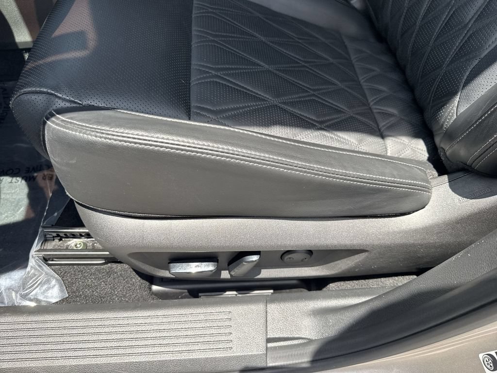 Used 2024 Nissan Rogue Platinum w/ Platinum Premium Package FWD image 41