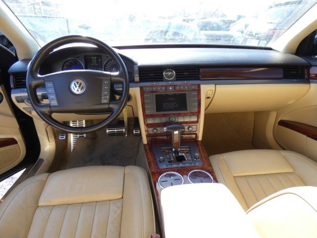 Used 2004 Volkswagen Phaeton W12 image 10